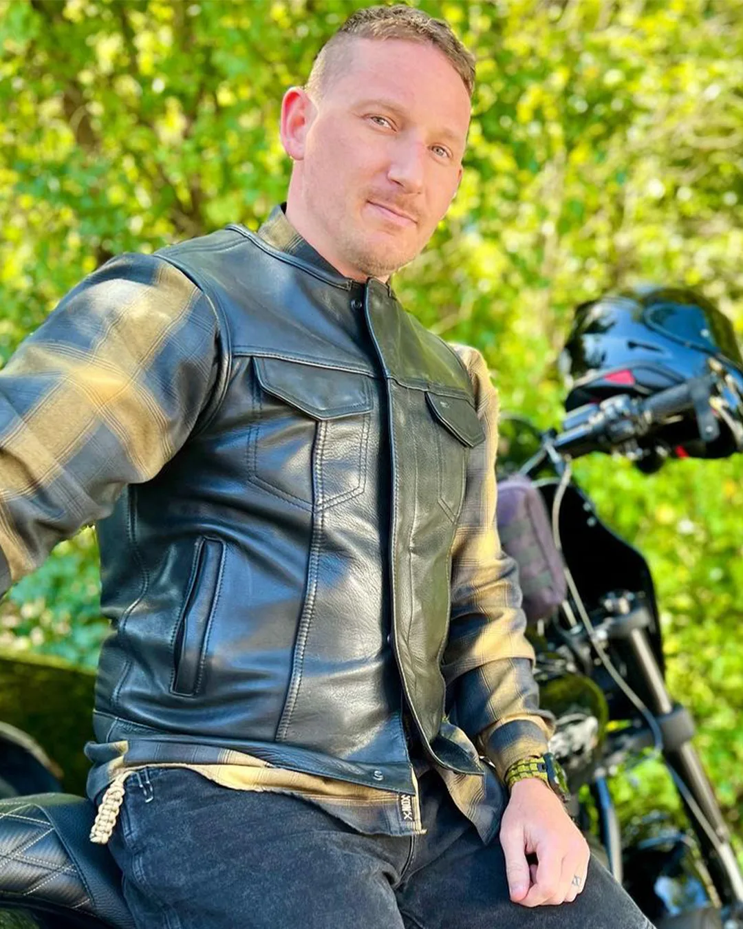 No Rival - Men's Motorcycle Leather Vest - Image 5